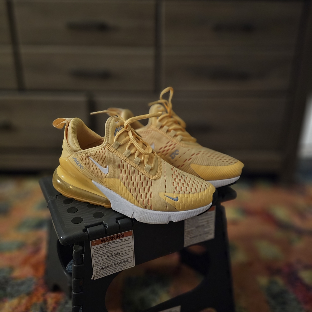 Nike Air 270 Yellow Sneakers Sz 7us